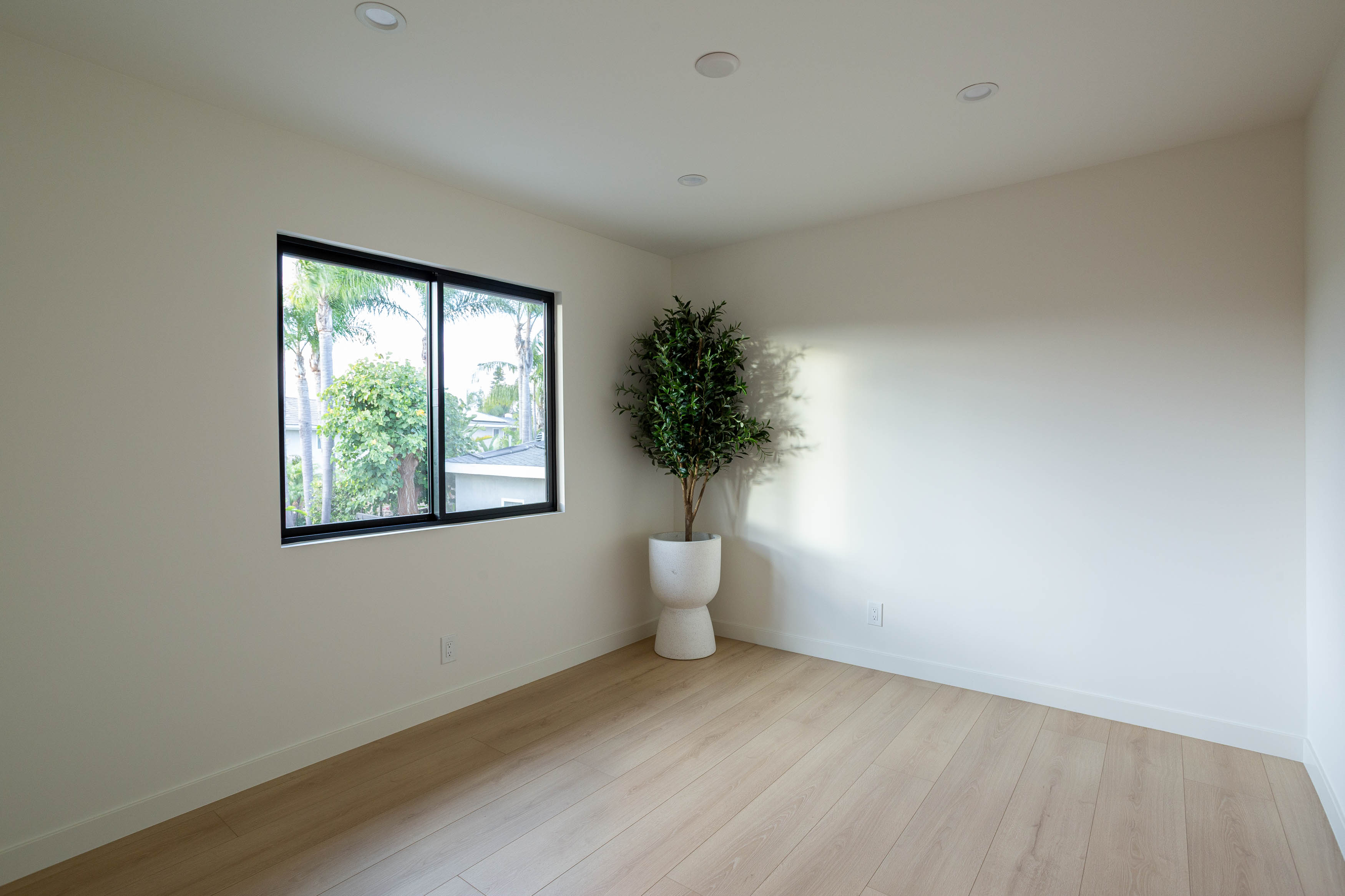 v6EKENDlJY1T51Frv48N3DK6fMPVya-metaMTkzMjEgTWFub3IgUG9pbnQgQ2lyIE1MUy0zNi5qcGc=-