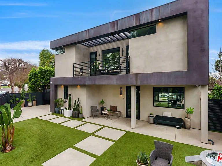 Sherman Oaks Flip