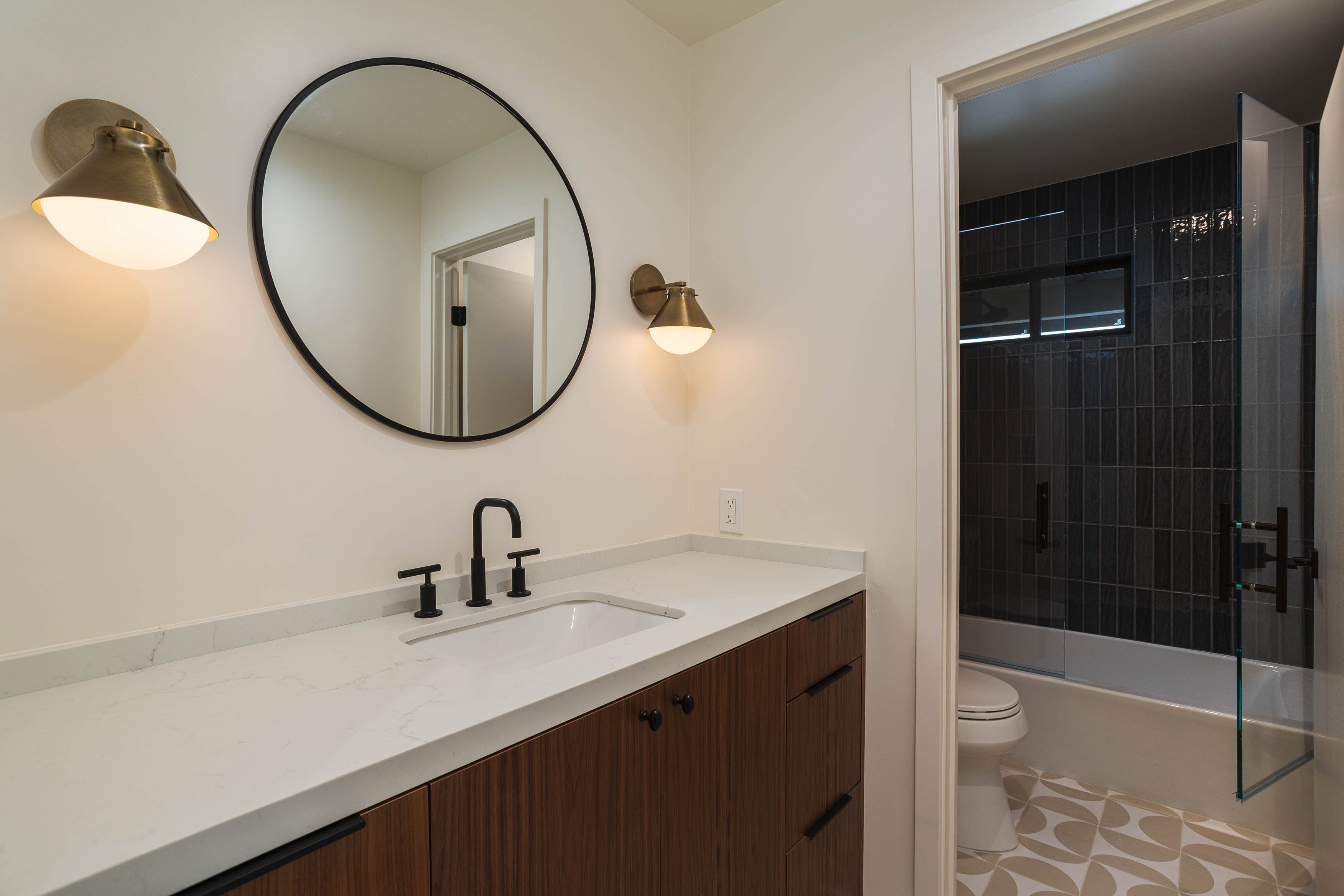 19321 Manor Point Cir MLS-35