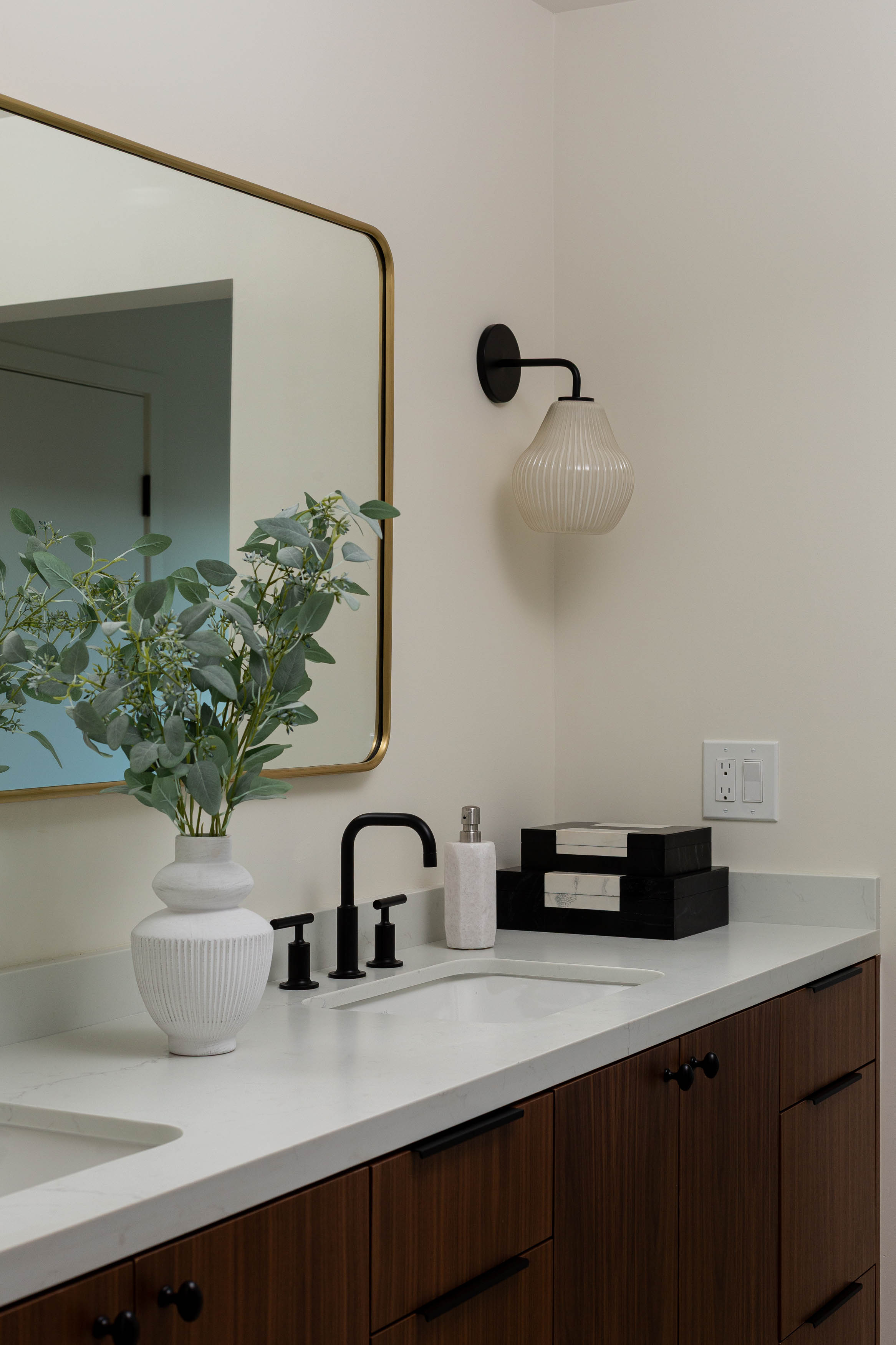 19321 Manor Point Cir MLS-45