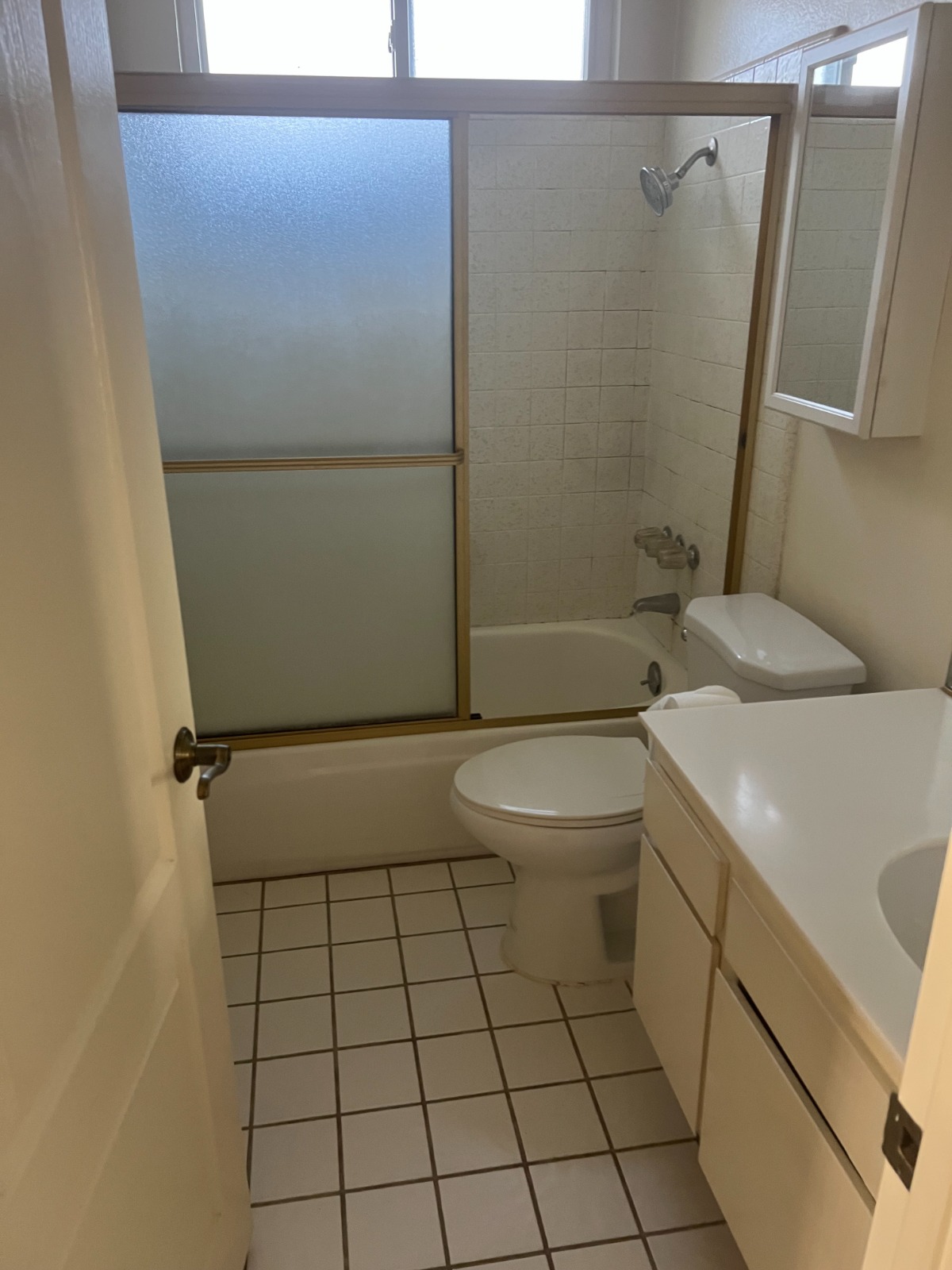 S3xsXfnI5kHpYqp2GJ6r339DHKIIIK-metaaW1nXzE5NTUgYmF0aHJvb20uanBn-